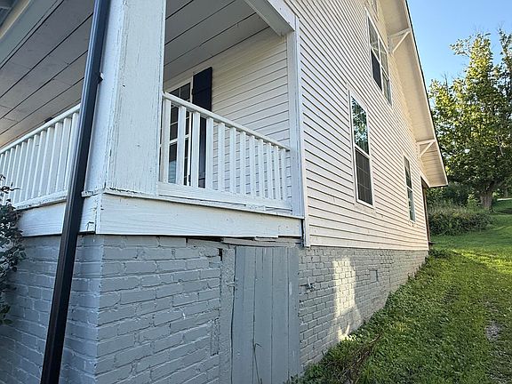 3rd image of 423 4th St