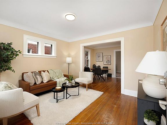 2nd image of 1006 Pillette Rd