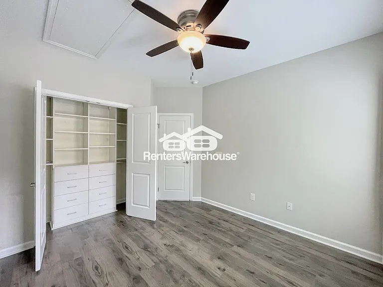 521 Charles Porteus Ln — Photo 28