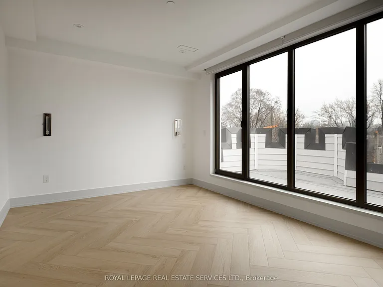 32 Rowanwood Ave #4 — Photo 24