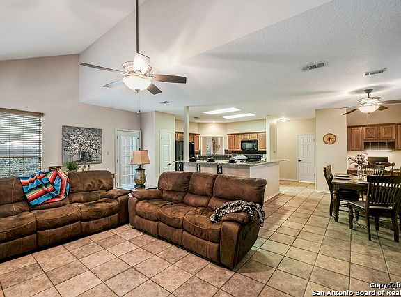 4th image of 16606 Worthington