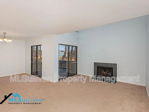 5th image of 4101 Five Oaks Dr #25-1