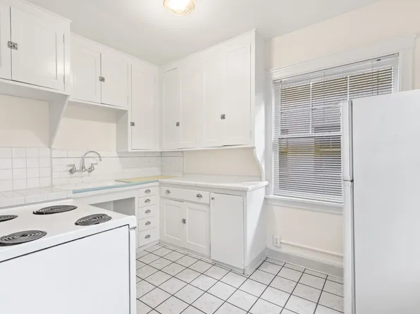 Presidential Court Apartments