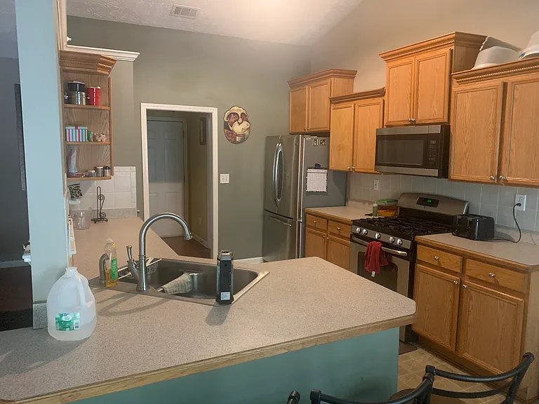 180 Pebble Brooke Ct #B — Photo 4