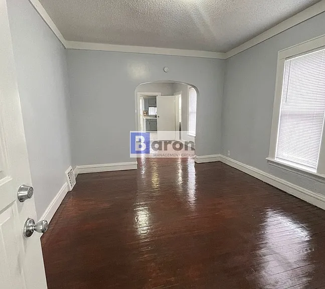 2417 Linden Ave #1 — Photo 1