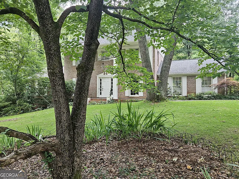 615 Kings Rd — Photo 7