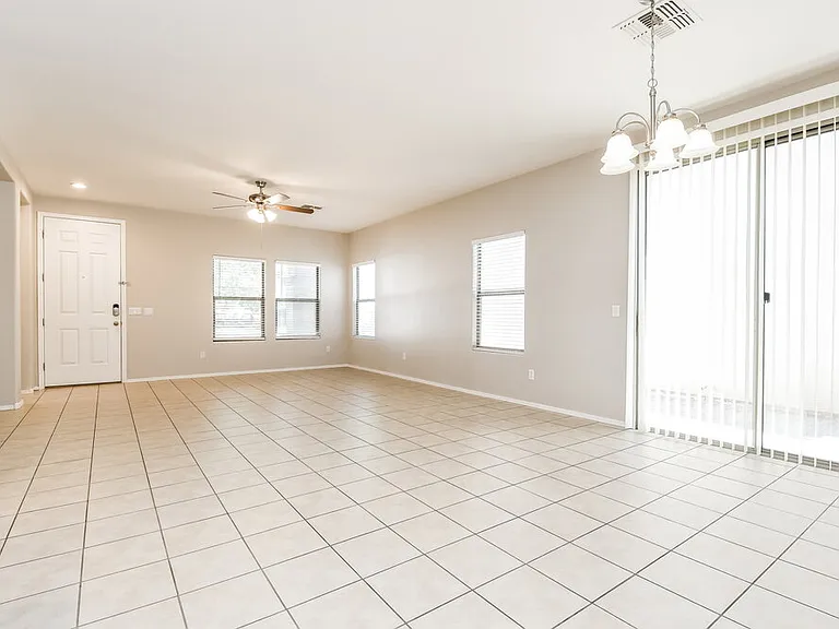 3829 E Kent Ave — Photo 5