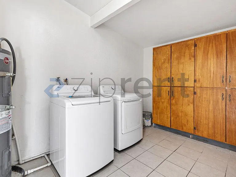 221 Milinane Dr — Photo 26