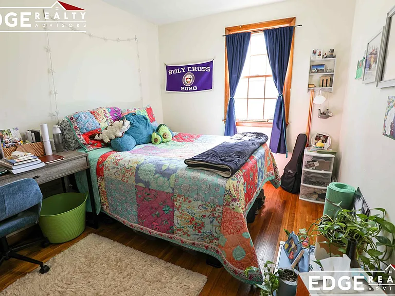 33 Higgins St — Photo 8
