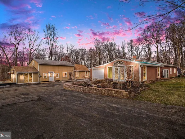 19717 Five Forks Rd, New Freedom, PA 17349