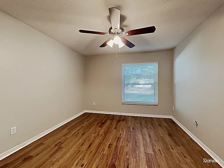 10628 Crescendo Loop — Photo 9