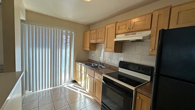 1873 N Green Ln N #2B — Photo 2