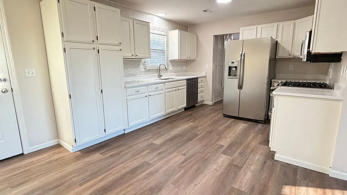 3 bed, 2.0 bath, 1456 sqft, $1,800 — Photo 4