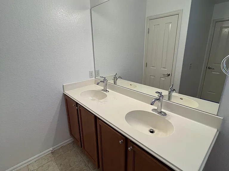 10909 Charreada Trl — Photo 29
