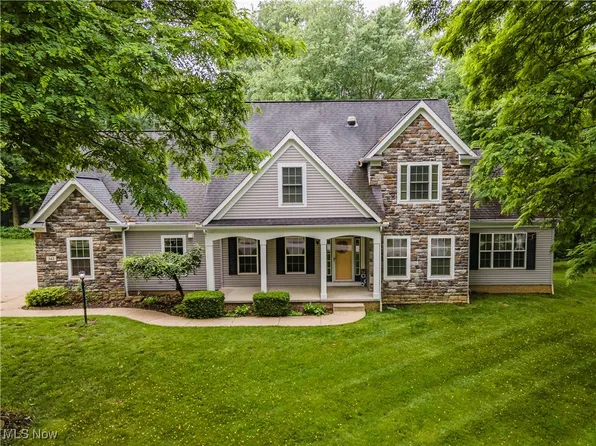 342 Hunter Hills Dr, Clinton, OH 44216