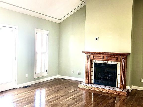 4th image of 1551 Trillium Ln
