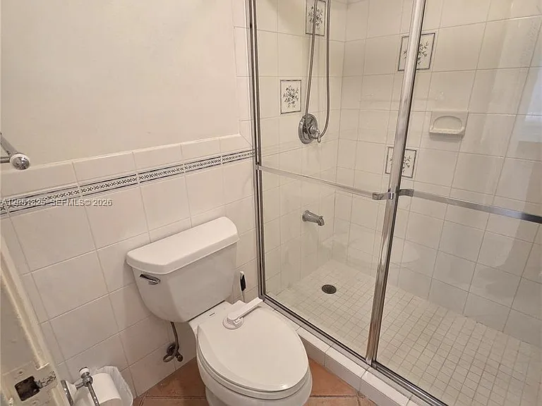 2625 Collins Ave #1506 — Photo 10