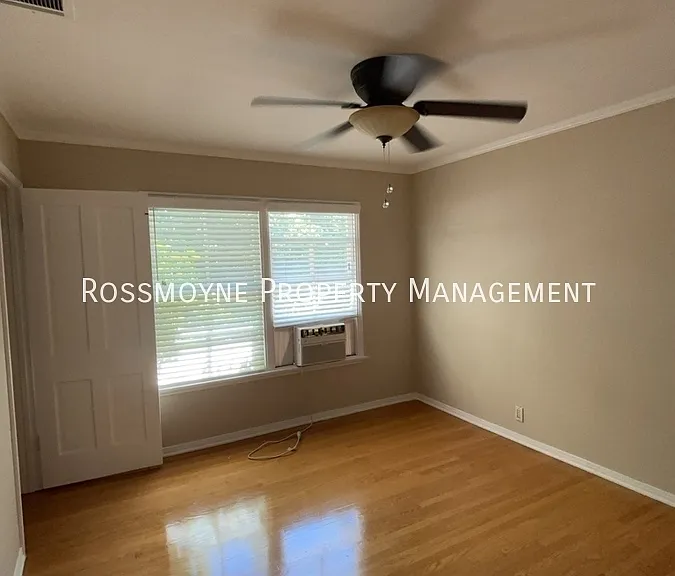 4413 Ledge Ave — Photo 7