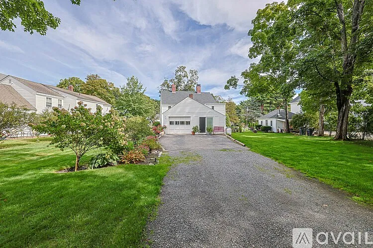 2 bed, 1.5 bath, 2000 sqft, $3,500 — Photo 4