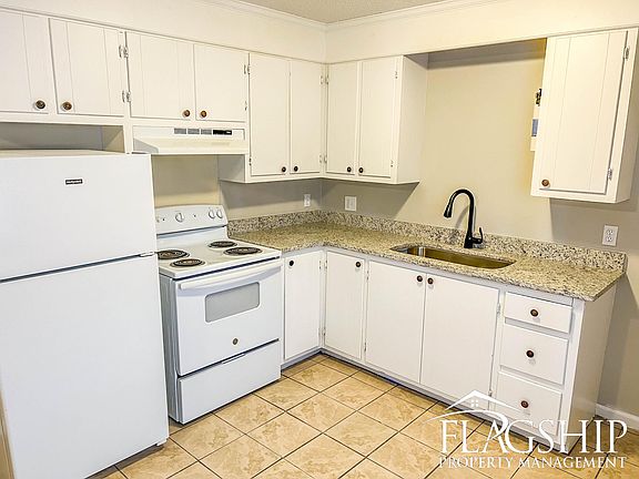 2nd image of 3214 Summer Pl Unit 6