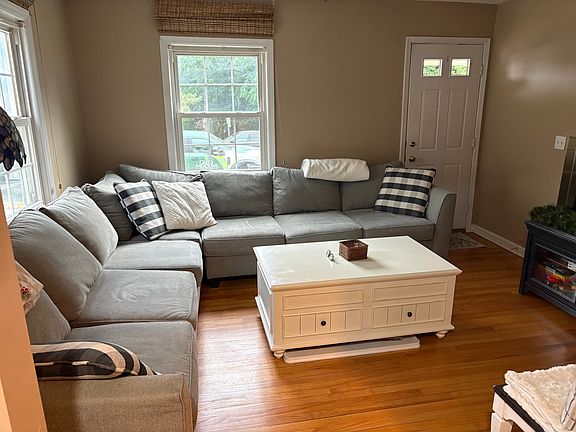 3rd image of 72 Prospect St #A