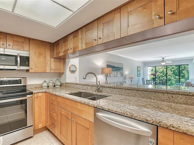 835 S Osprey Ave #201 — Photo 10