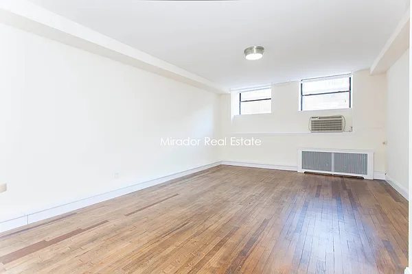 Rented by Mirador Real Estate | media 21