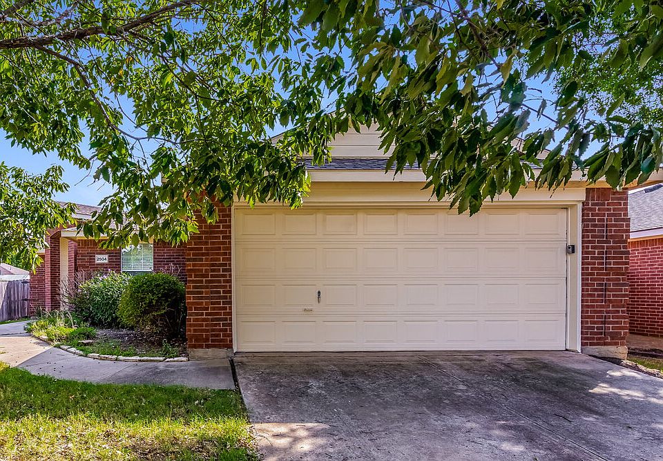 1st image of 2504 Castleridge Dr