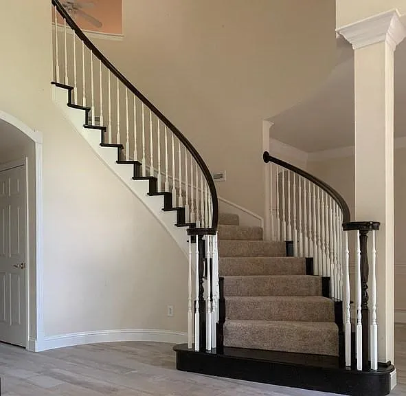 Wyndsor Creek Dr — Photo 2