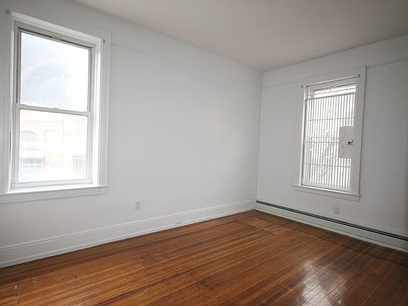 5th image of 379 Union Ave #2