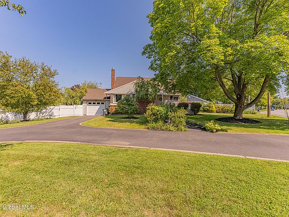 2nd image of 39 Amelia Dr