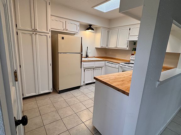 4th image of 2732 Galisteo Ct #B