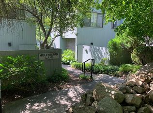 4 Hollyberry Ln, Ridgefield, CT 06877