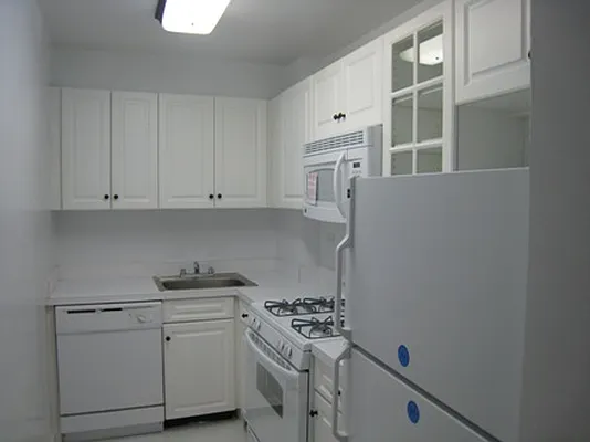 Rented by Metropolitan Equities | media 13