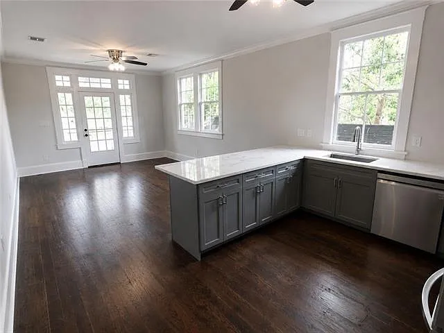 4532 Orleans Ave — Photo 4