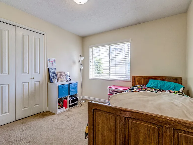 1541 N Riverside Ave #16 — Photo 5