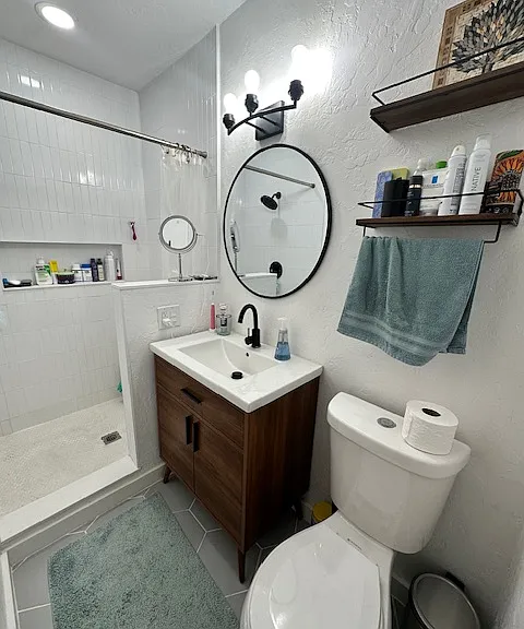 Ensuite Primary/Master bathroom