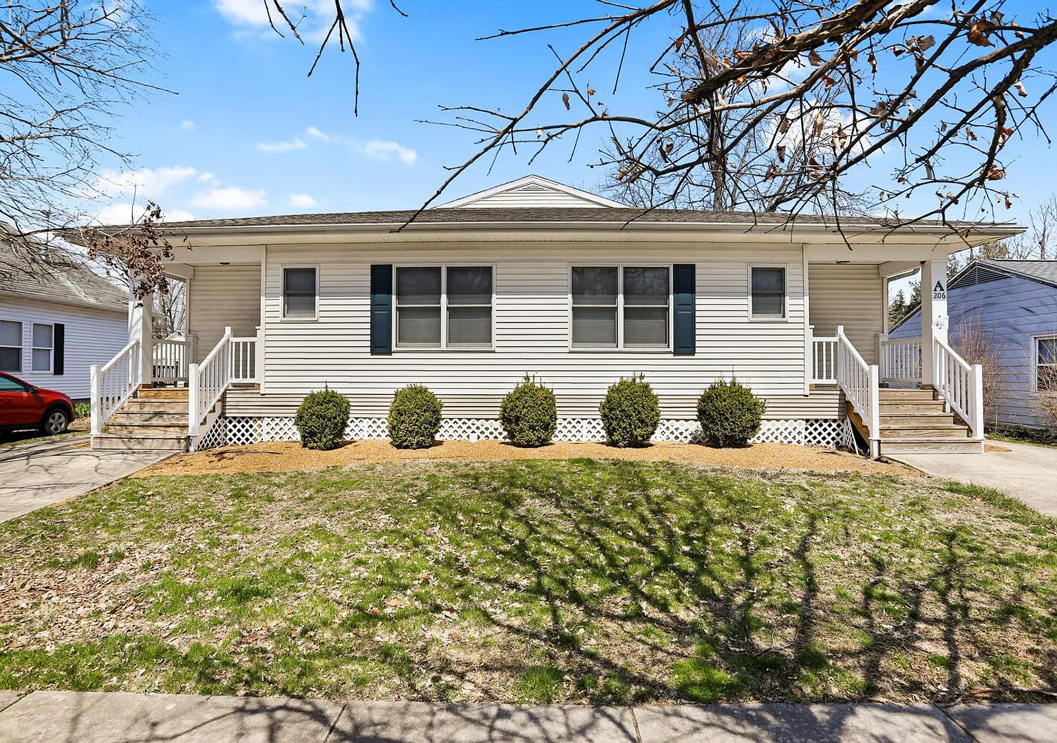 4BD/4BA Duplex In Champaign — Photo 4
