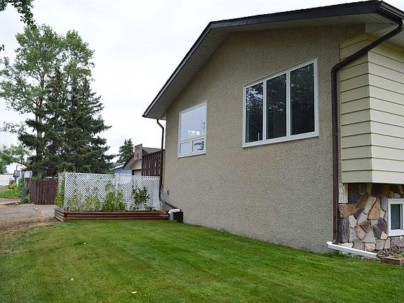 3rd image of 2319 Porter Pl SE