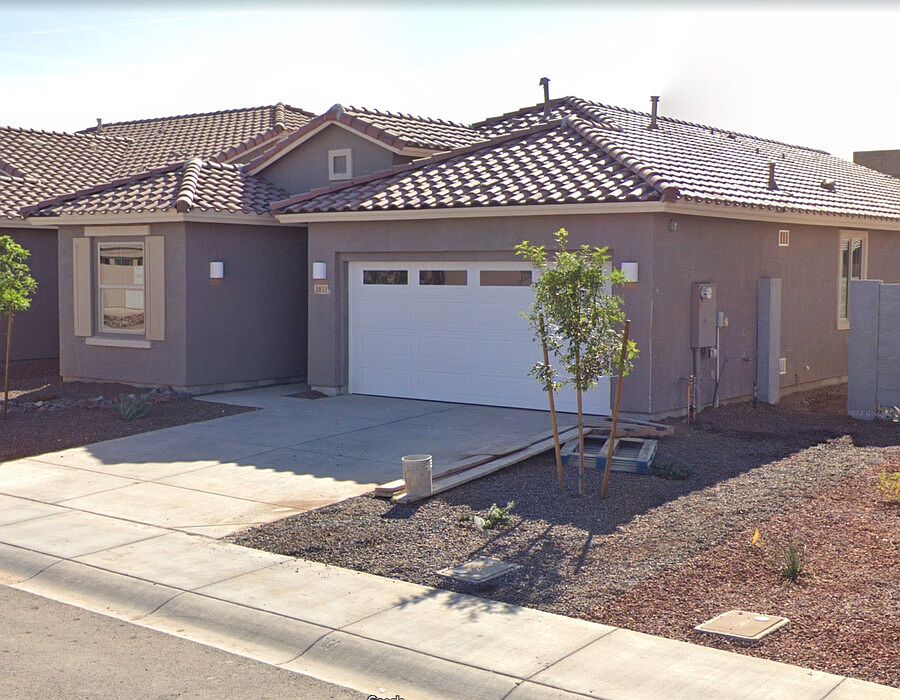 1st image of 3851 E Balsam Dr #1
