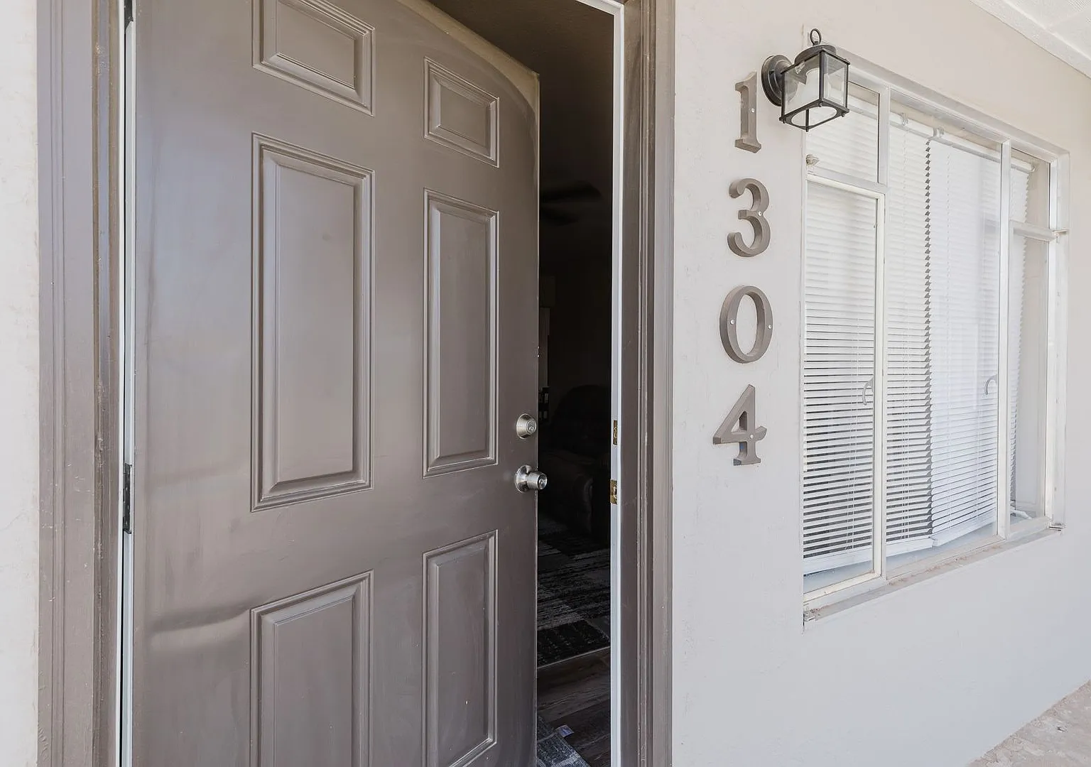 Cozy 2 Bed 2 Bath Home - Fully Furnished — Photo 3