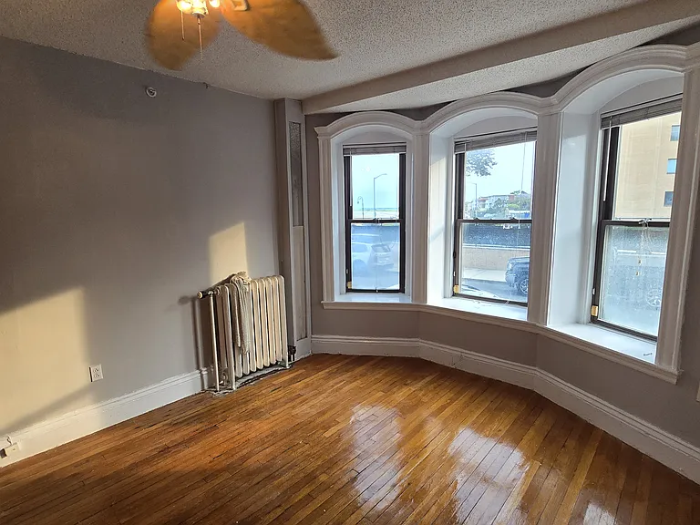 285 Lynn Shore Dr #102 — Photo 8