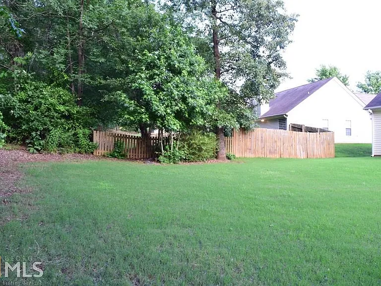 35 Bedford Park Dr — Photo 22