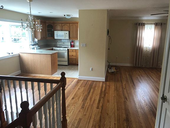 4th image of 6117 Marilyn Dr