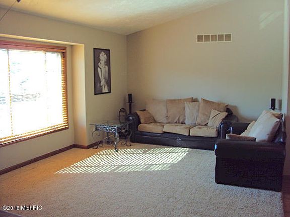 2nd image of 4259 Redwood Ln