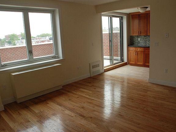 3rd image of 2012 31st St APT 4A