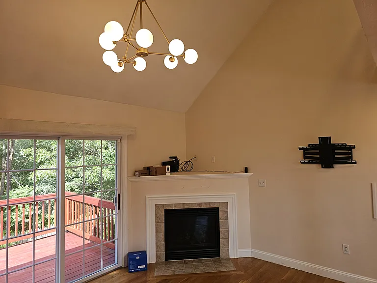 202 Falls Blvd — Photo 7