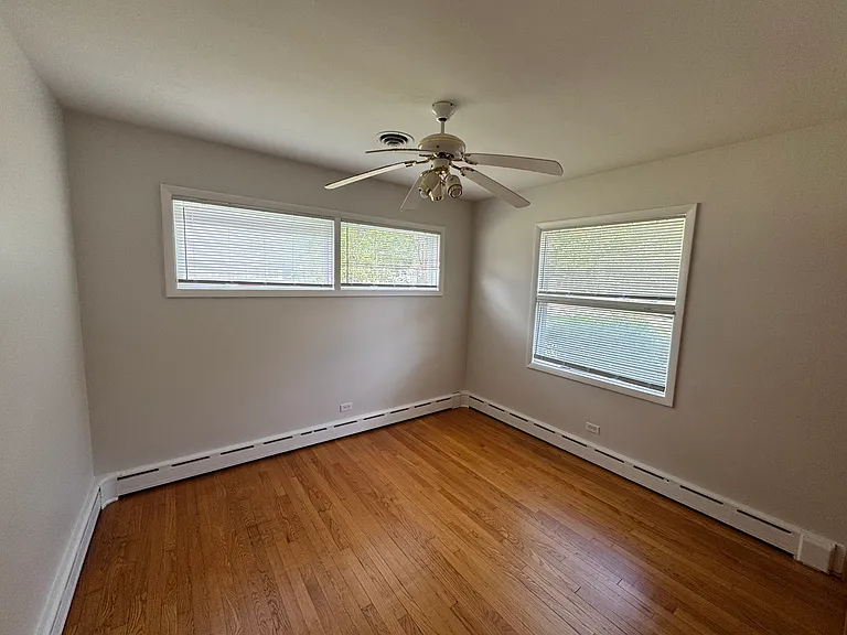 702 S Summit St — Photo 6