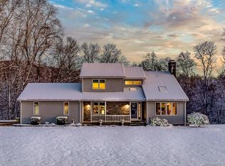 27 Kibbe Rd, Ellington, CT 06029