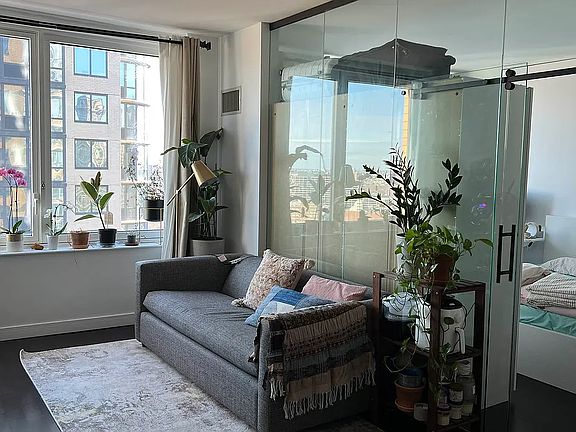 3rd image of 306 Gold St APT 28B